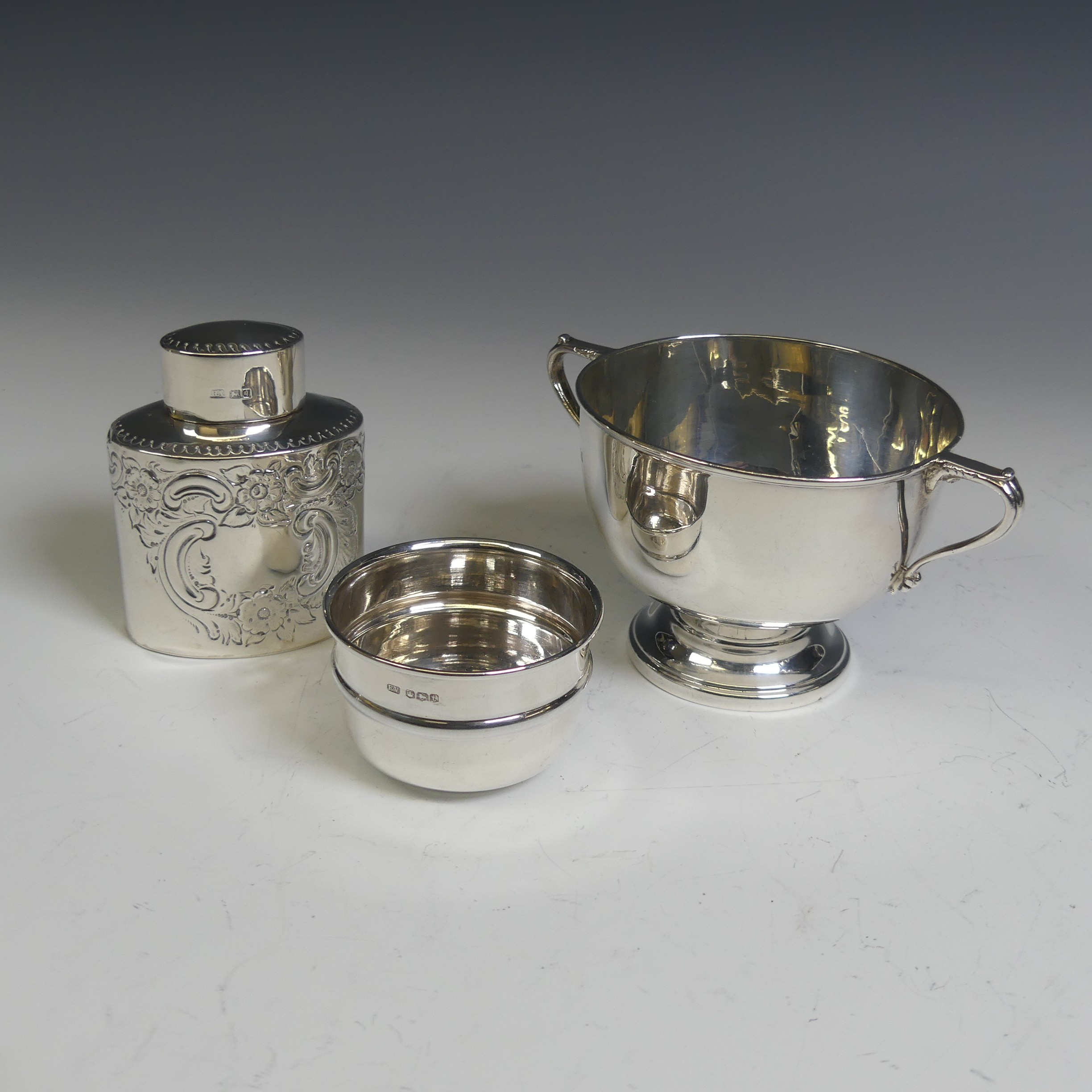 An Edwardian silver Tea Caddy, by Atkin Brothers, hallmarked Sheffield, 1908, of oval form with - Image 2 of 7