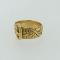 A Victorian 18ct yellow gold Buckle Ring, with foliate decoration, hallmarked Birmingham, 1894, Size