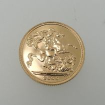 An Elizabeth II gold Sovereign, dated 2000.