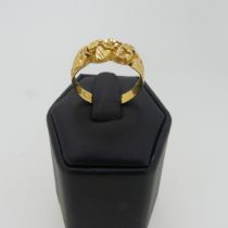 An 18ct yellow gold foliate Ring, hallmarked Chester 1908, Size S, 6.6g.