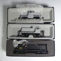 Bachmann Spectrum, No.82014, ‘HO’ gauge, GP-30 Diesel Locomotive PRR #2204, boxed, together with two