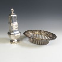 An Edwardian silver Bon Bon Dish, by Walker & Hall, hallmarked Sheffield, 1905, of oval form with