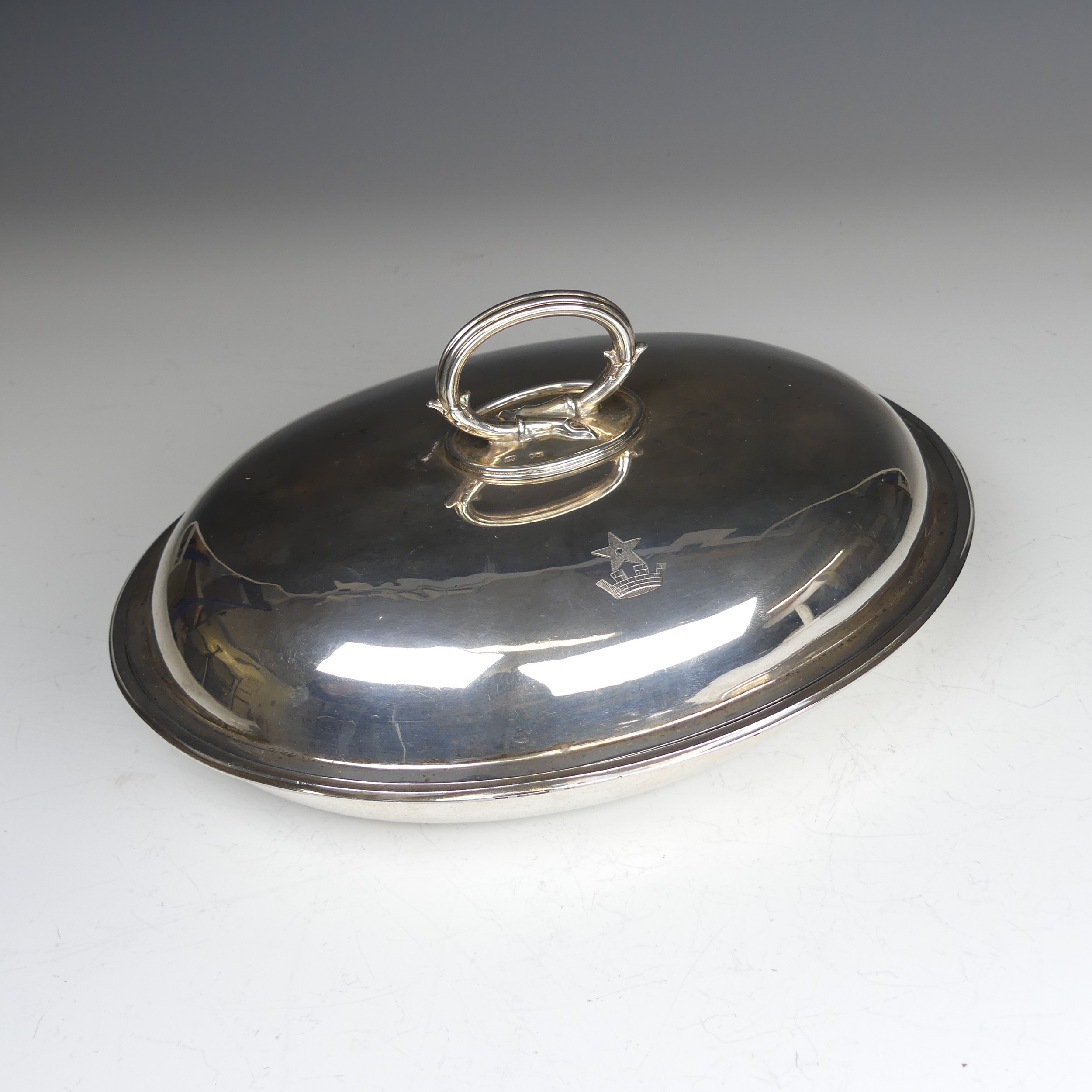 A Victorian oval silver Entrée Dish, hallmarked London 1883, with loop handle, crested with Peile - Image 3 of 9