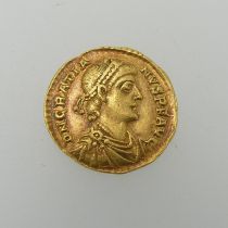 A Roman gold Solidus, Gratian (AD367-383), 4.4g.