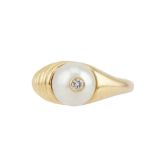 A CULTURED PEARL RING