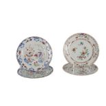 A PAIR OF 18TH CENTURY CHINESE PORCELAIN PLATES, QIANLONG