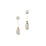 A PAIR OF CULTURED PEARL EARRINGS