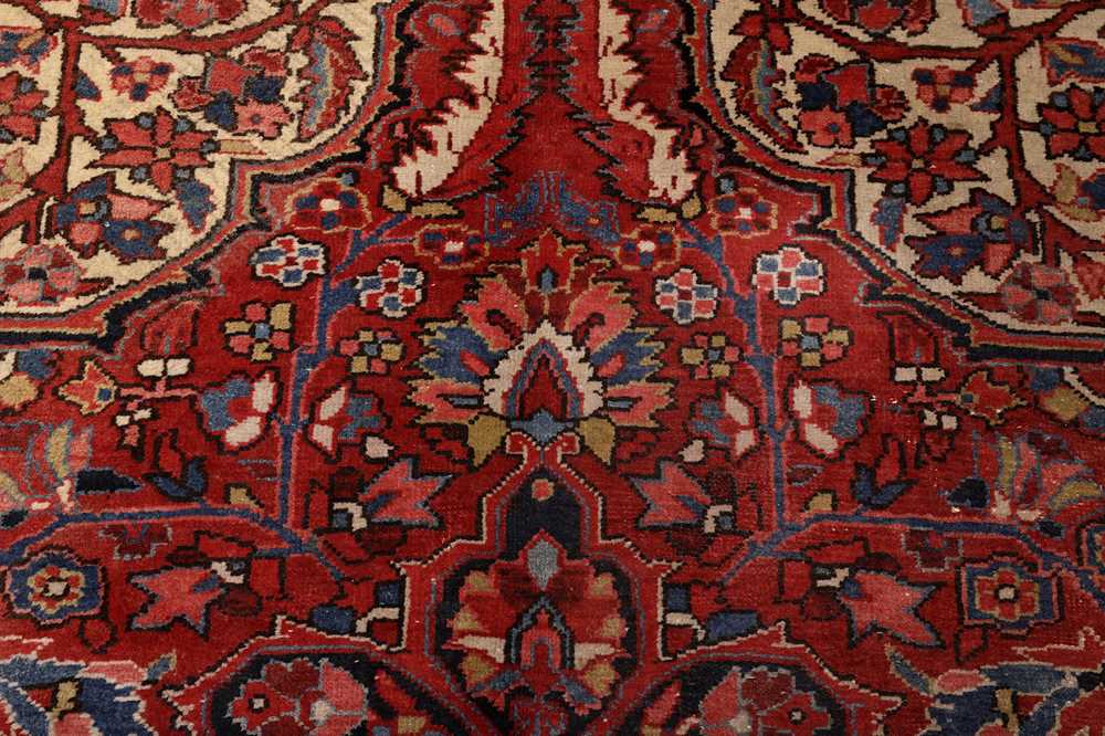 A HERIZ CARPET, NORTH-WEST PERSIA - Image 3 of 9