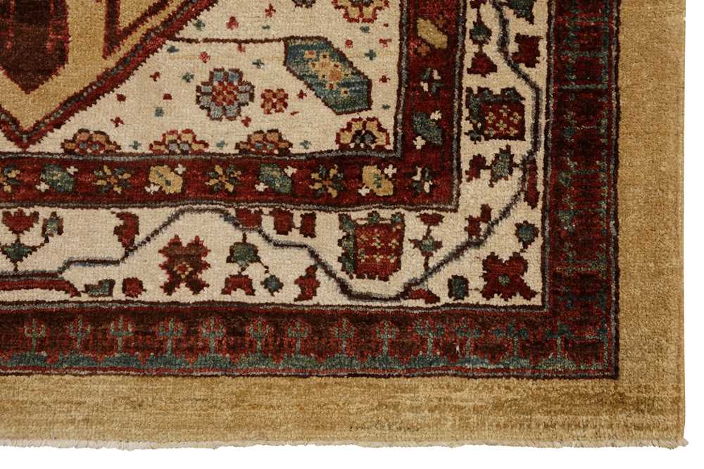 A FINE SERAB RUNNER, NORTH-WEST PERSIA - Image 8 of 9