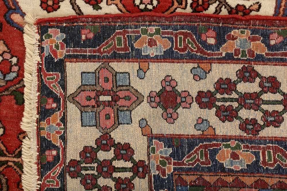 AN UNUSUAL FINE ISFAHAN RUG, CENTRAL PERSIA - Image 8 of 8