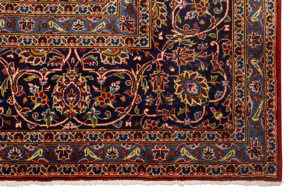 A FINE, SIGNED KASHAN CARPET, CENTRAL PERSIA - Image 8 of 9