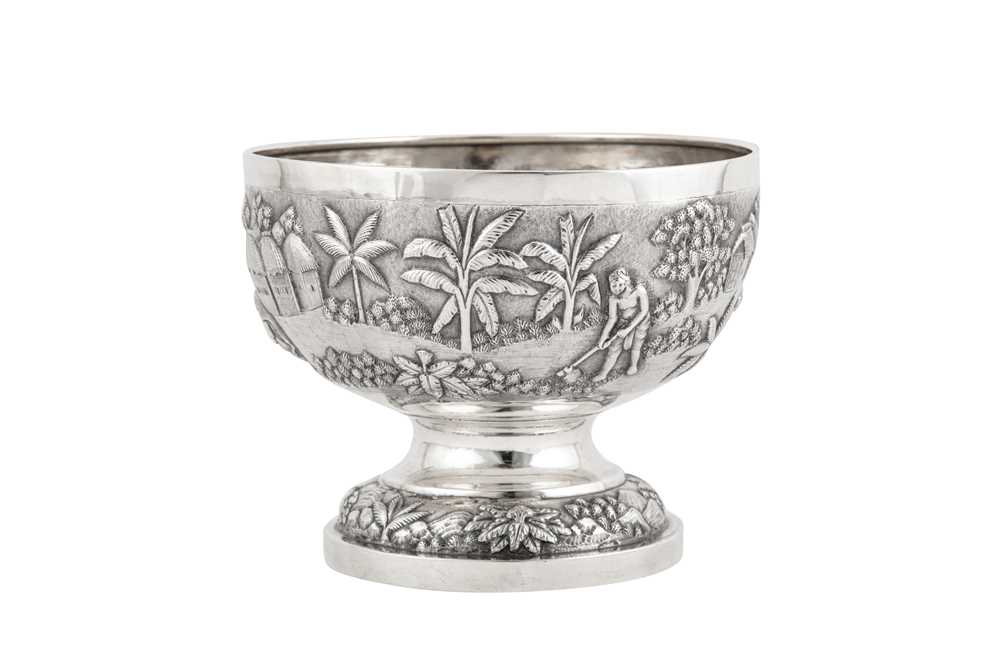 A late 19th century Anglo – Indian silver footed bowl, Calcutta, Bhowanipore circa 1890 by Grish Chu - Image 3 of 5