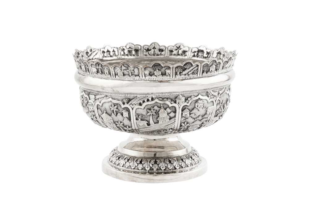 An early 20th century Anglo – Indian unmarked silver footed bowl, Karachi or Bombay circa 1920 - Image 3 of 4
