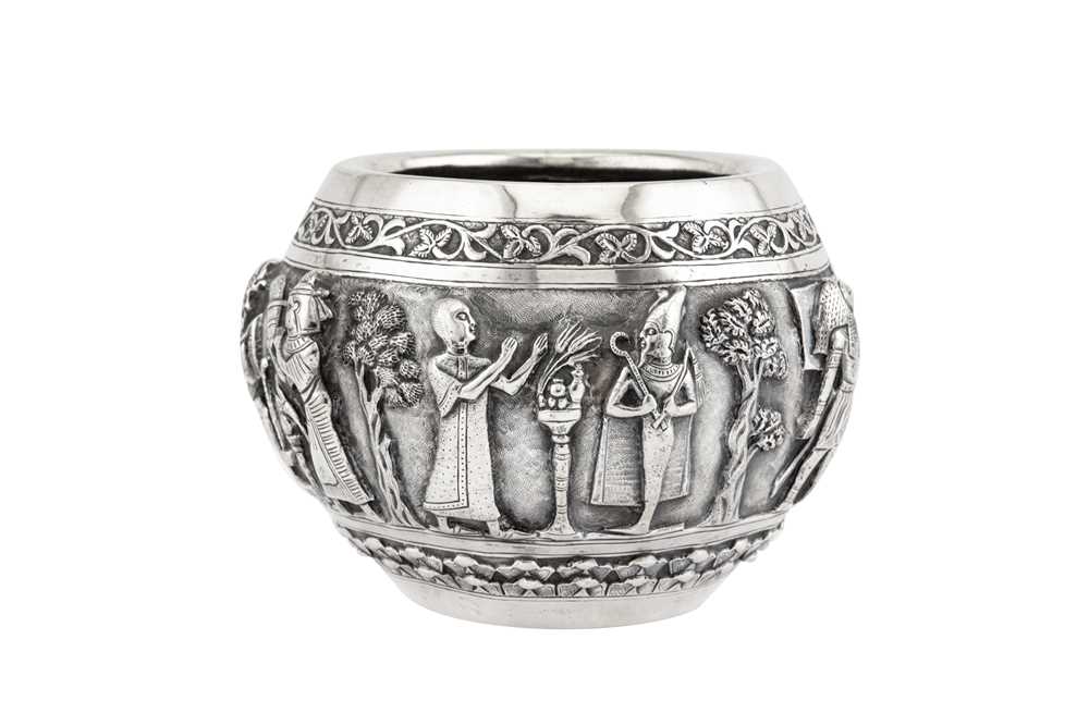A rare early 20th century Anglo – Indian silver bowl, Lucknow with Egyptian import marks for Cairo 1 - Image 4 of 7