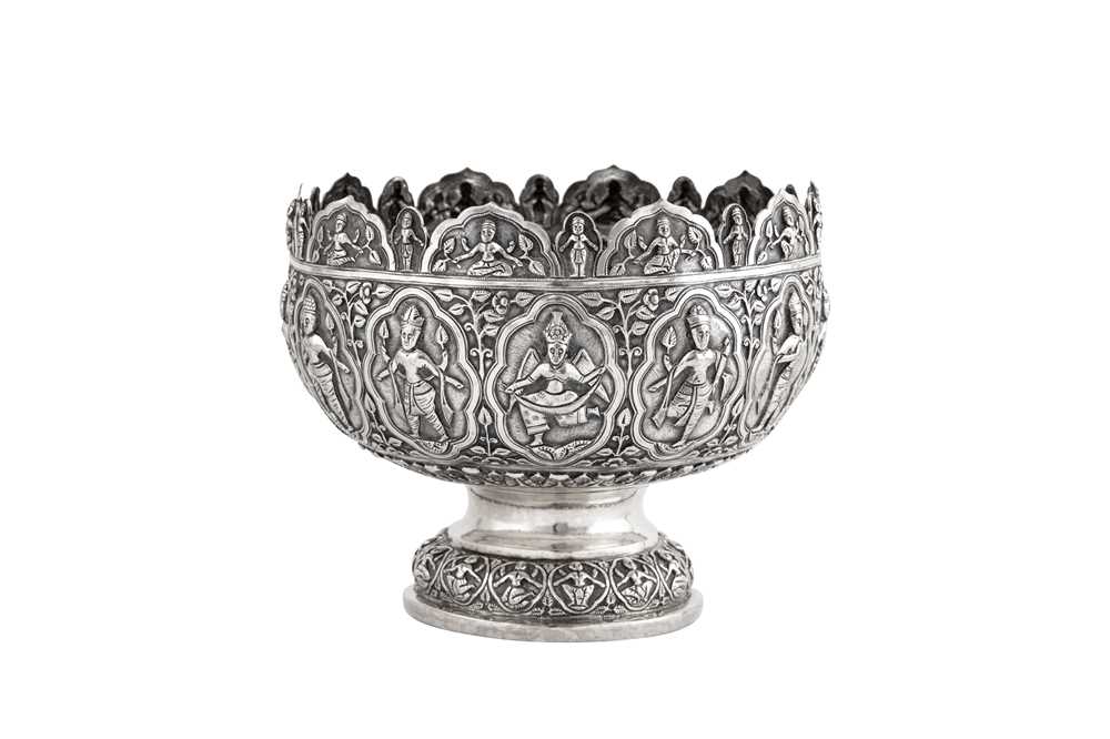 An early 20th century Anglo – Indian unmarked silver footed bowl, Poona circa 1910 - Image 3 of 4