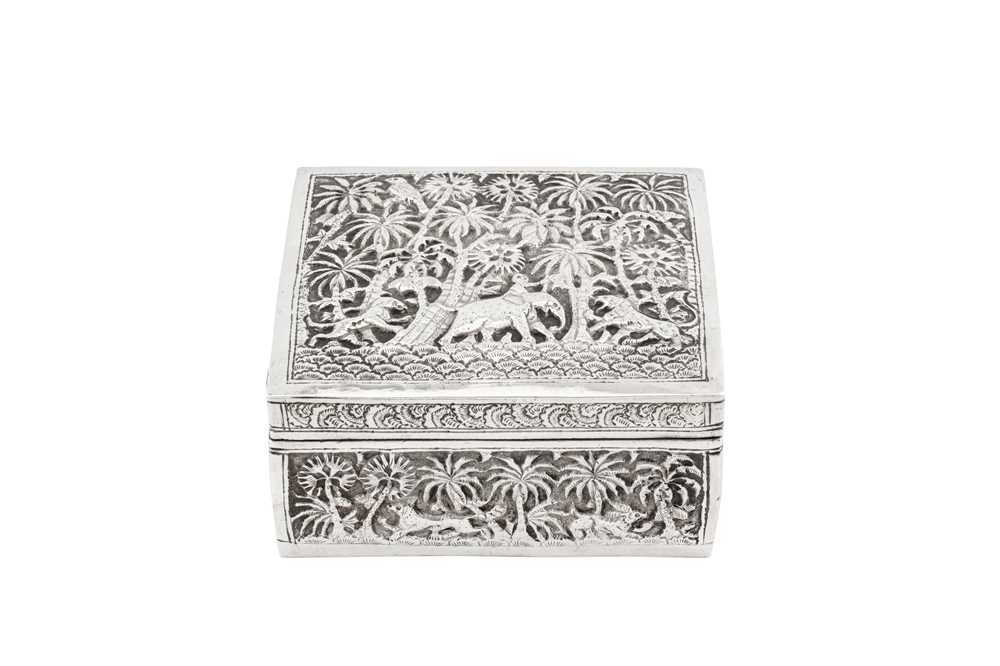 A late 19th / early 20th century Anglo – Indian unmarked silver dressing table box, Lucknow circa 19 - Image 3 of 3
