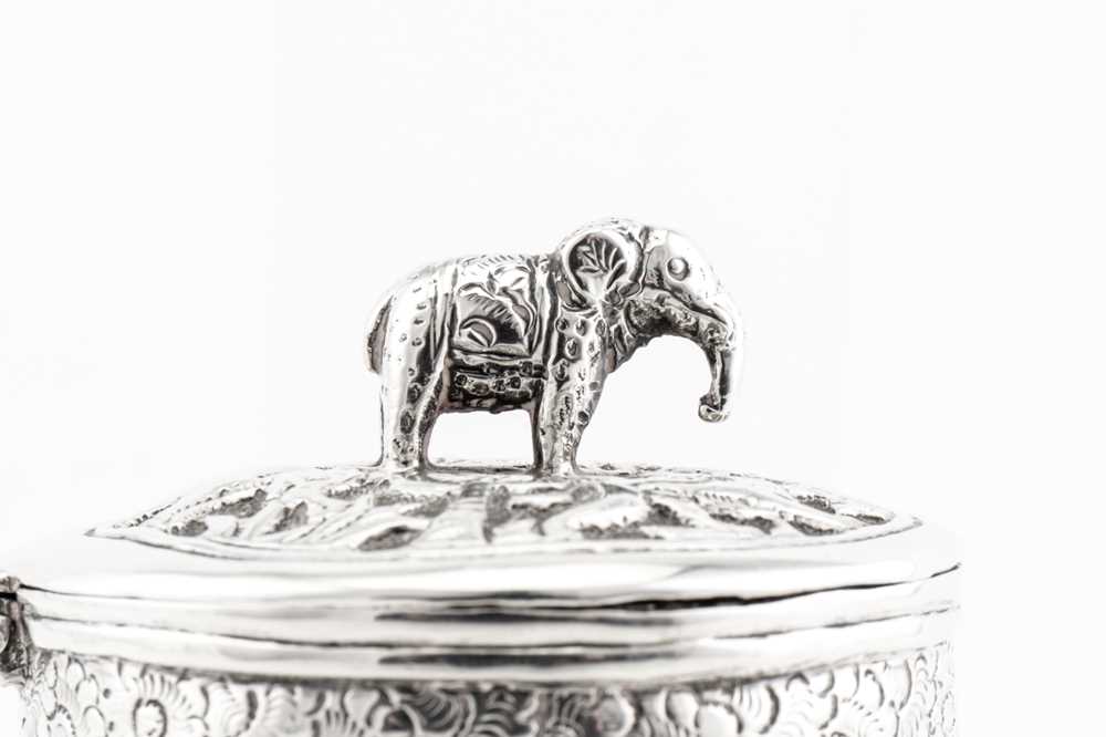 A late 19th / early 20th century Anglo – Indian unmarked silver tea caddy, Lucknow circa 1900 - Image 3 of 3