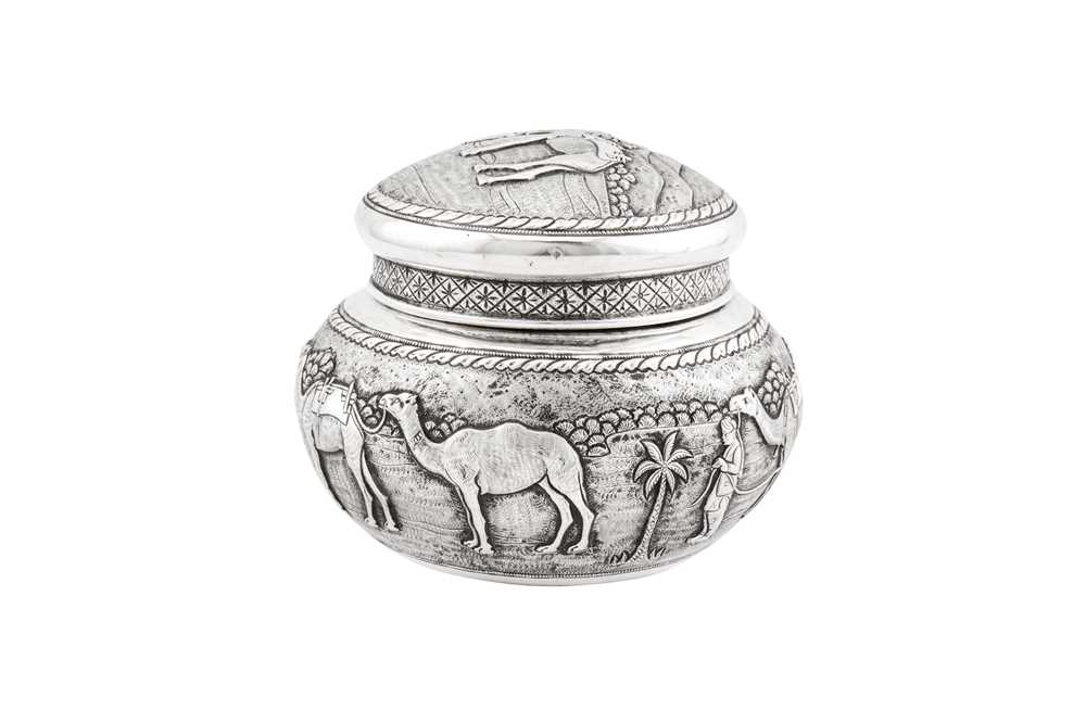 A rare early 20th century Anglo – Indian silver tea caddy, Karachi circa 1920 by J. Manikrai - Image 4 of 6