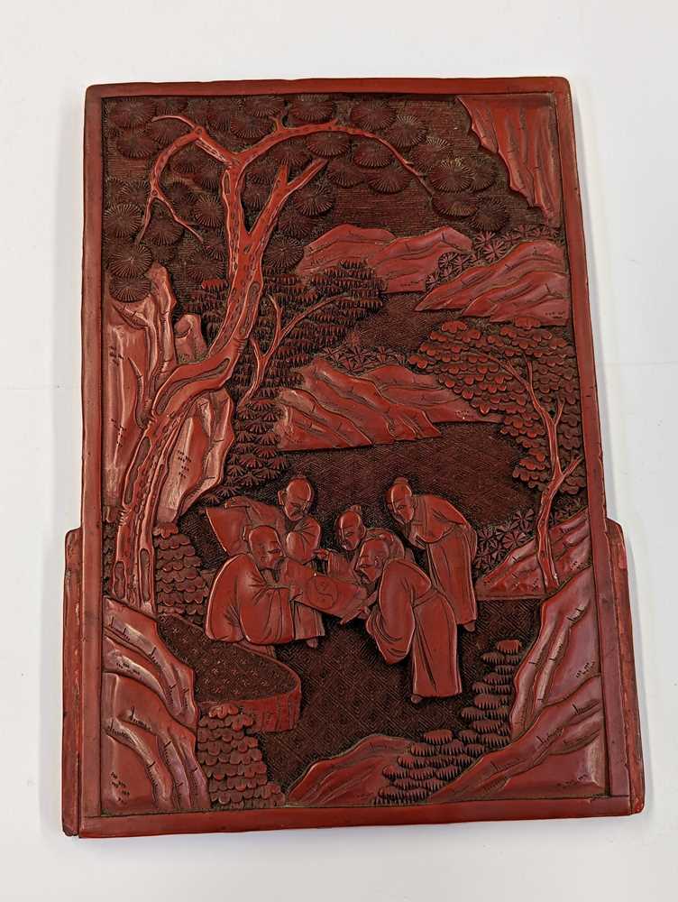 A CHINESE CINNABAR LACQUER 'SCHOLARS' TABLE SCREEN 清十九世紀 剔紅文人雅聚圖插屏 - Image 2 of 13