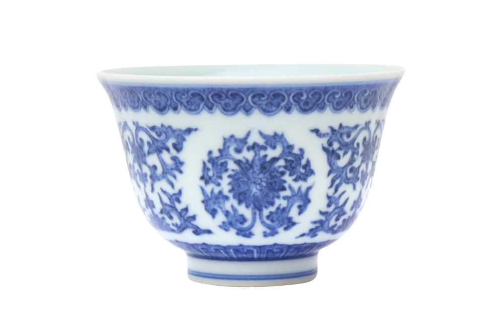 A CHINESE BLUE AND WHITE 'LOTUS' CUP 青花纏枝蓮紋杯 《大清乾隆年製》款