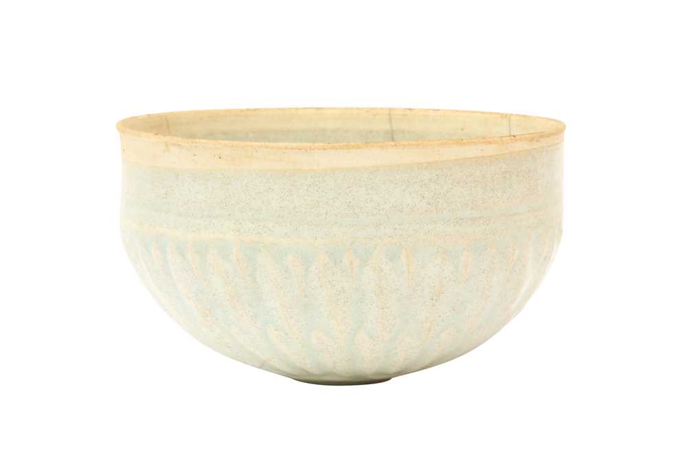 A CHINESE QINGBAI 'CHRYSANTHEMUM' DEEP BOWL 宋 青白釉菊瓣缽