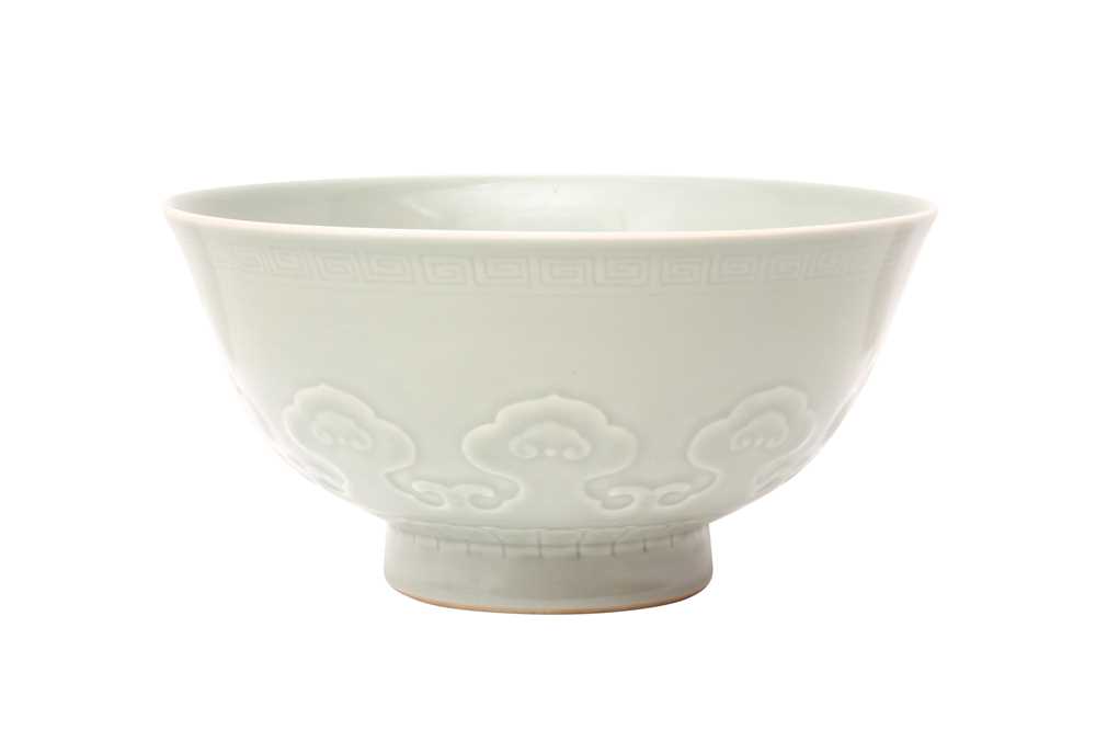 A CHINESE CELADON-GLAZED BOWL 青釉盌