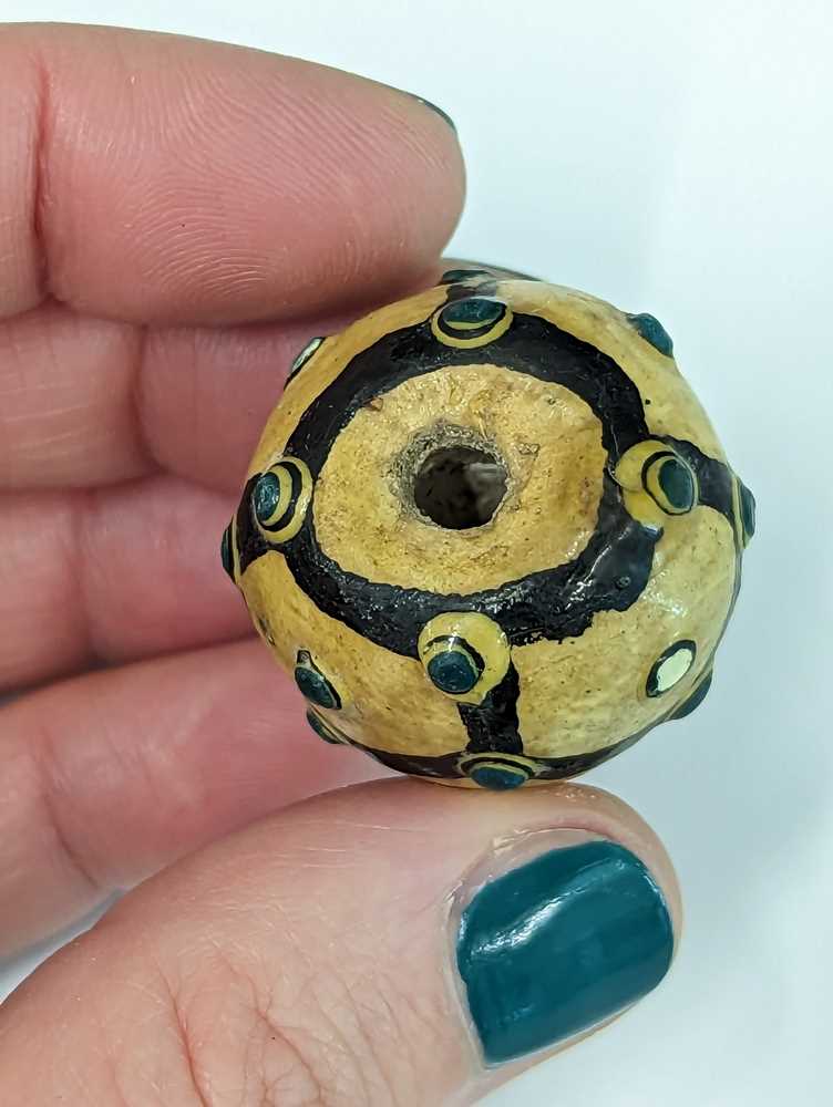 A GROUP OF SEVEN CHINESE GLASS 'EYE' BEADS 東周至漢 蜻蜓眼琉璃珠 - Image 18 of 36