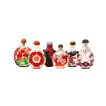 A GROUP OF SIX CHINESE BEIJING GLASS SNUFF BOTTLES 清 套料鼻煙壺一組六件