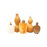 λ A GROUP OF FIVE CHINESE SNUFF BOTTLES 二十世紀 鼻煙壺一組五件