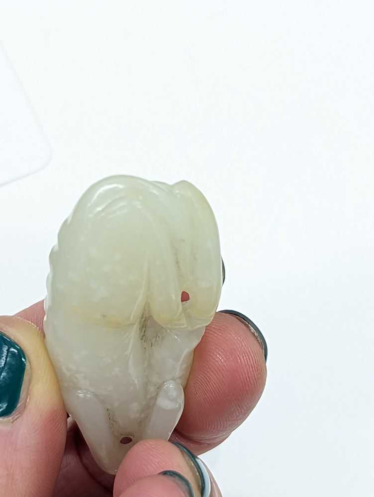 A CHINESE WHITE JADE 'DOG' CARVING 白玉雕犬 - Image 8 of 10