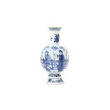 A SMALL CHINESE BLUE AND WHITE VASE 清康熙 青花仕女圖紋小瓶