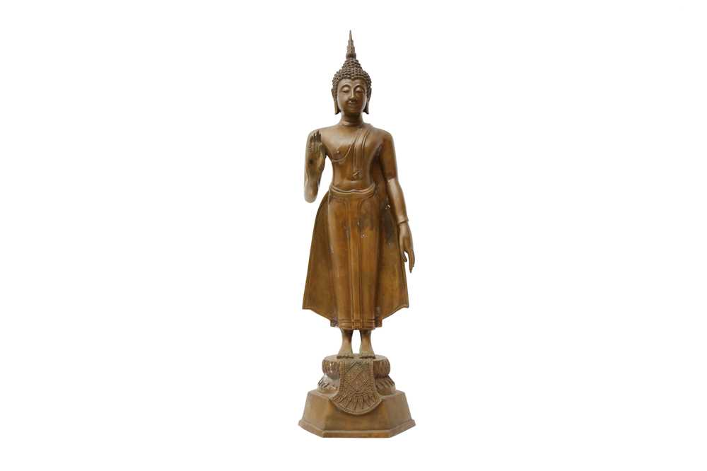 A LARGE THAI COPPER-ALLOY FIGURE OF BUDDHA