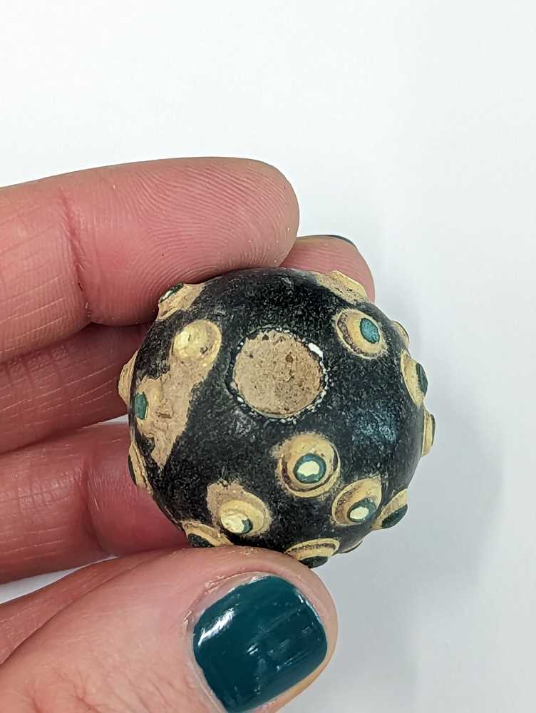 A GROUP OF SEVEN CHINESE GLASS 'EYE' BEADS 東周至漢 蜻蜓眼琉璃珠 - Image 23 of 36