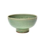 A CHINESE LONGQUAN CELADON 'FIGURATIVE' BOWL 明 龍泉青釉人物盌