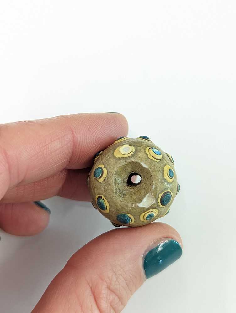 A GROUP OF SEVEN CHINESE GLASS 'EYE' BEADS 東周至漢 蜻蜓眼琉璃珠 - Image 2 of 36