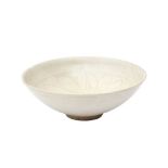 A CHINESE CIZHOU-TYPE 'LOTUS' BOWL 宋或晉 磁州窯式暗刻蓮紋盌