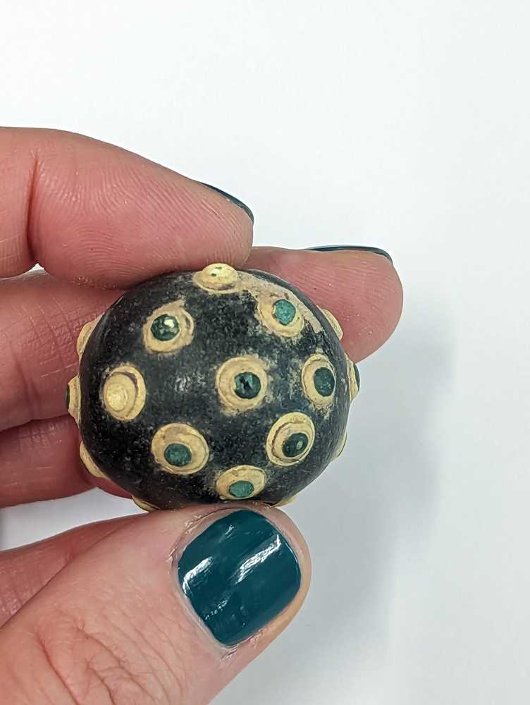 A GROUP OF SEVEN CHINESE GLASS 'EYE' BEADS 東周至漢 蜻蜓眼琉璃珠 - Image 26 of 36