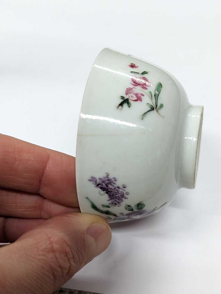 A GROUP OF CHINESE CUPS AND DISHES 清至二十世紀 各式盃及盌一組 - Image 60 of 67