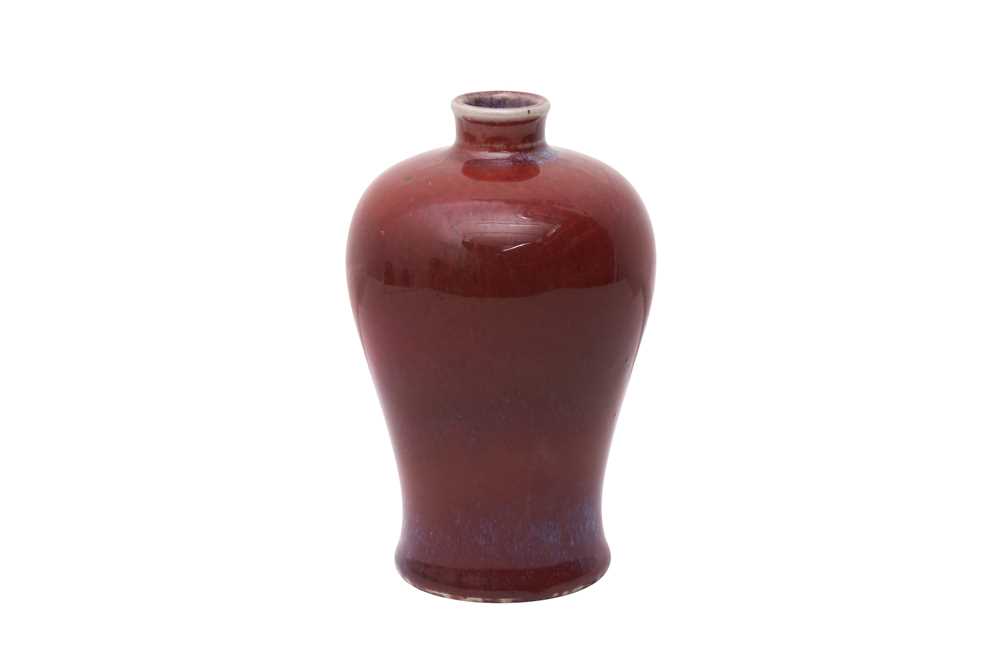 A CHINESE FLAMBÉ-GLAZED VASE, MEIPING 十九或二十世紀 窰變釉梅瓶
