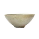 A CHINESE CELADON-GLAZED BOWL 明 青釉盌