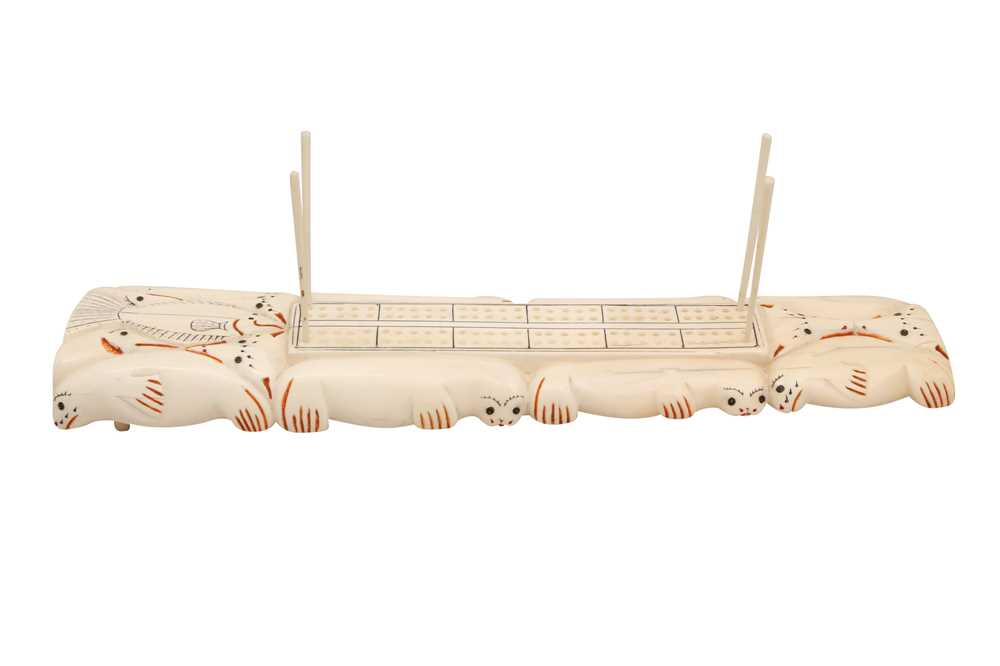 INUIT ART - CRIBBAGE BOARD