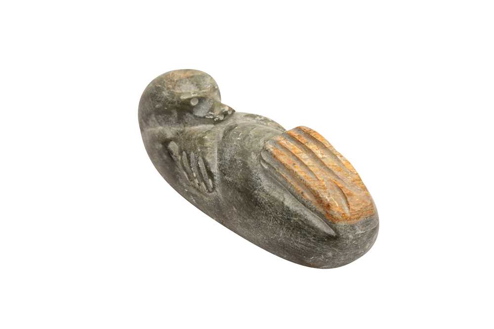 A GROUP OF NORTH-EASTERN CANADIAN INUIT SOAPSTONE CARVINGS - Image 8 of 12