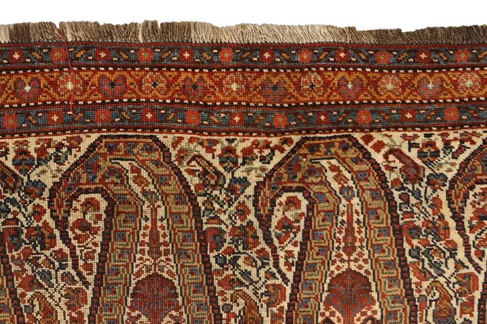 AN ANTIQUE HAMSEH RUG, SOUTH-WEST PERSIA - Image 5 of 7
