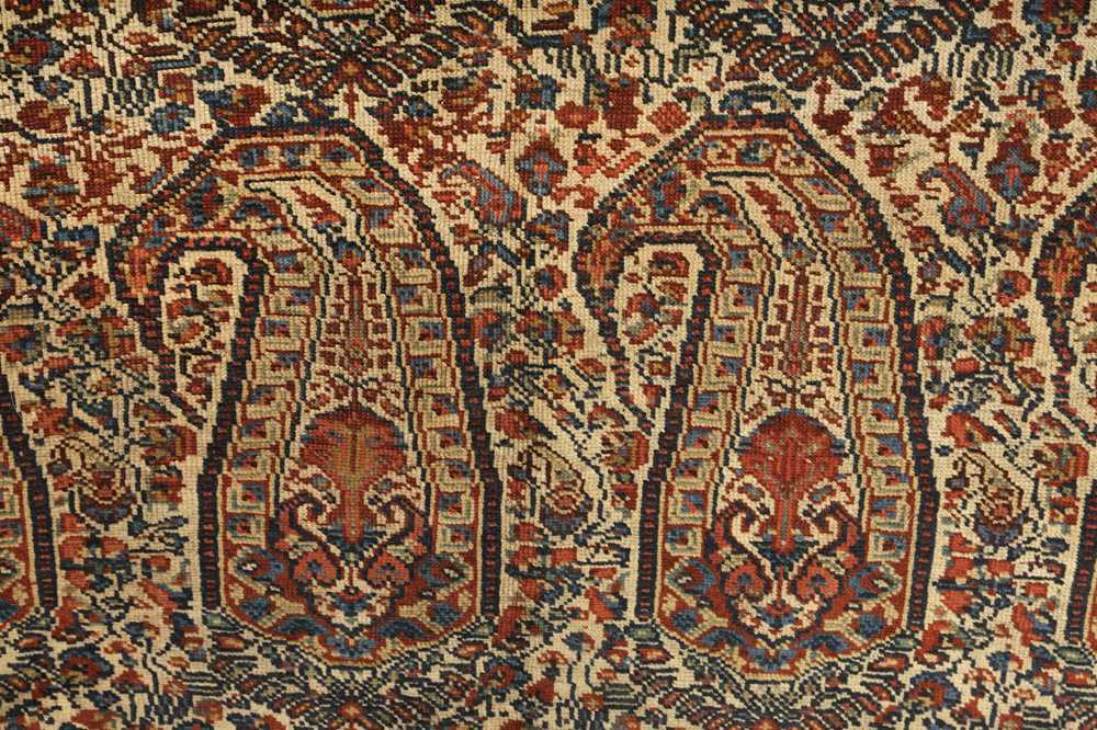 AN ANTIQUE HAMSEH RUG, SOUTH-WEST PERSIA - Image 3 of 7