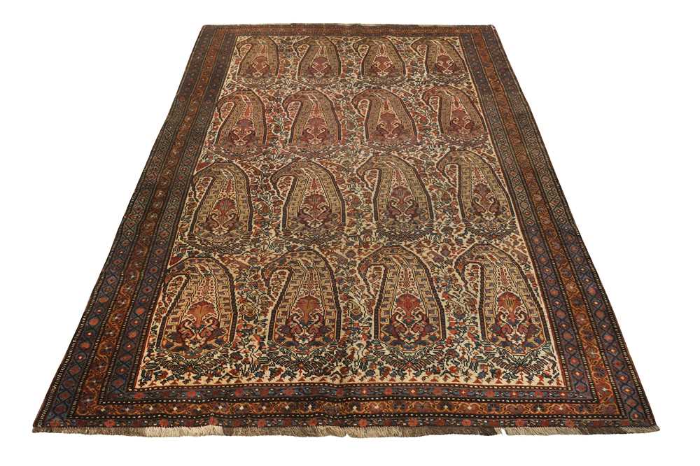 AN ANTIQUE HAMSEH RUG, SOUTH-WEST PERSIA - Image 2 of 7