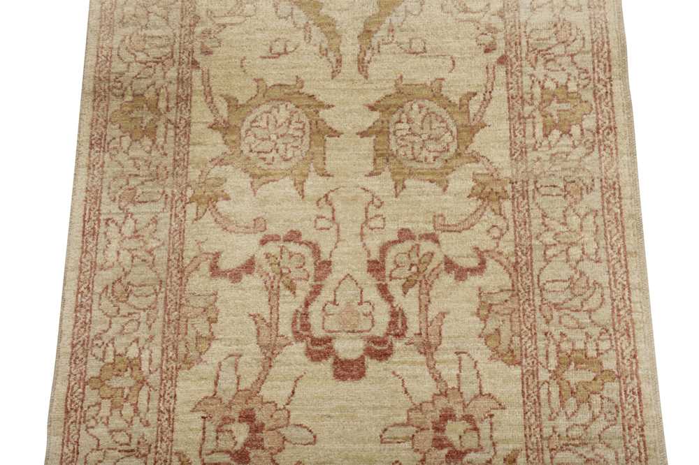 A FINE ZIEGLER DESIGN RUNNER - Image 5 of 9