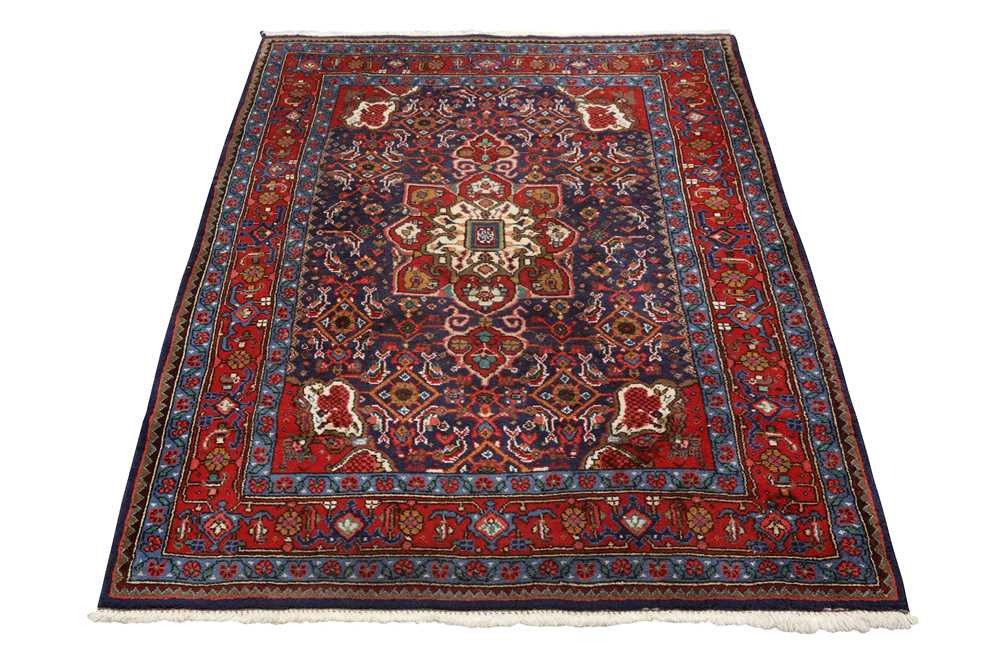 A FINE SAROUK RUG, WEST PERSIA - Image 2 of 8