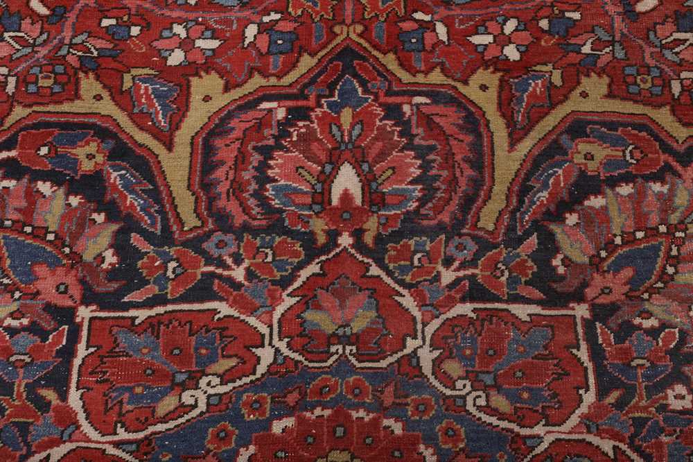 A HERIZ CARPET, NORTH-WEST PERSIA - Image 4 of 9