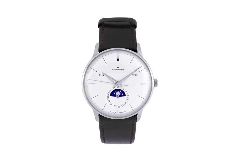 JUNGHANS. TRIPLE CALENDAR AND MOON PHASE.