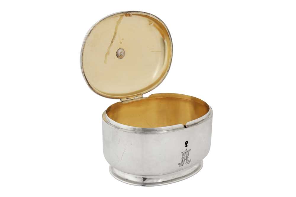 A late 19th / early 20th century Austrian 800 standard silver sugar box (zuckerdose), Vienna circa 1 - Image 5 of 7